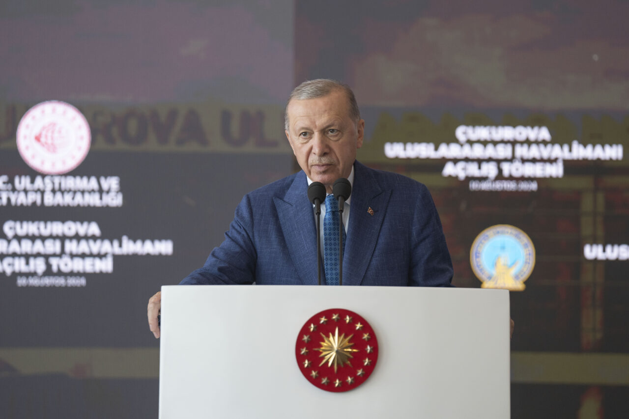 Erdoğan’dan muhalefete tepki: ”Paris’e paraları var, hizmete yok”
