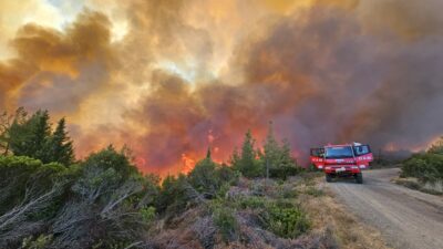 Çanakkale’de orman yangını! Şehitlik ve Conkbayırı kapatıldı!