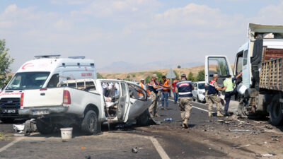 Katliam gibi kaza: 4 ölü