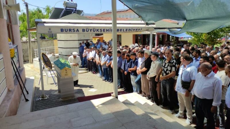 Ardahan’daki bıçaklı kavganın acısı Bursa’ya düştü Ardahan'ın Damal ilçesinde bir restoranda çıkan bıçaklı kavgada hayatını kaybeden,