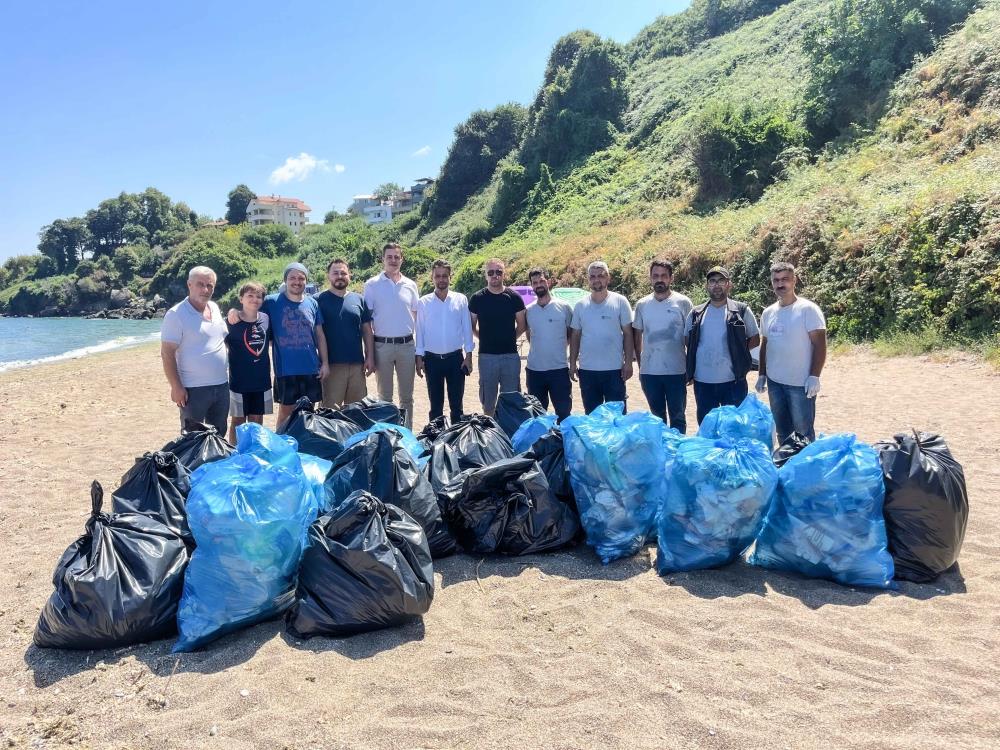 Bursa’nın o sahilinden 35 çuval çöp çıktı