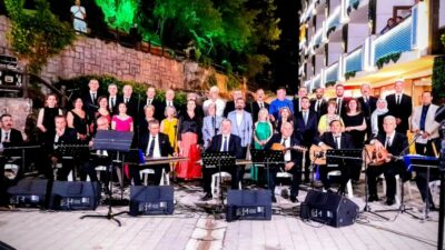 İnegöl Belediyesi Türk Müziği Korosu, Oylat Kaplıcalarında açık alanda düzenlediği