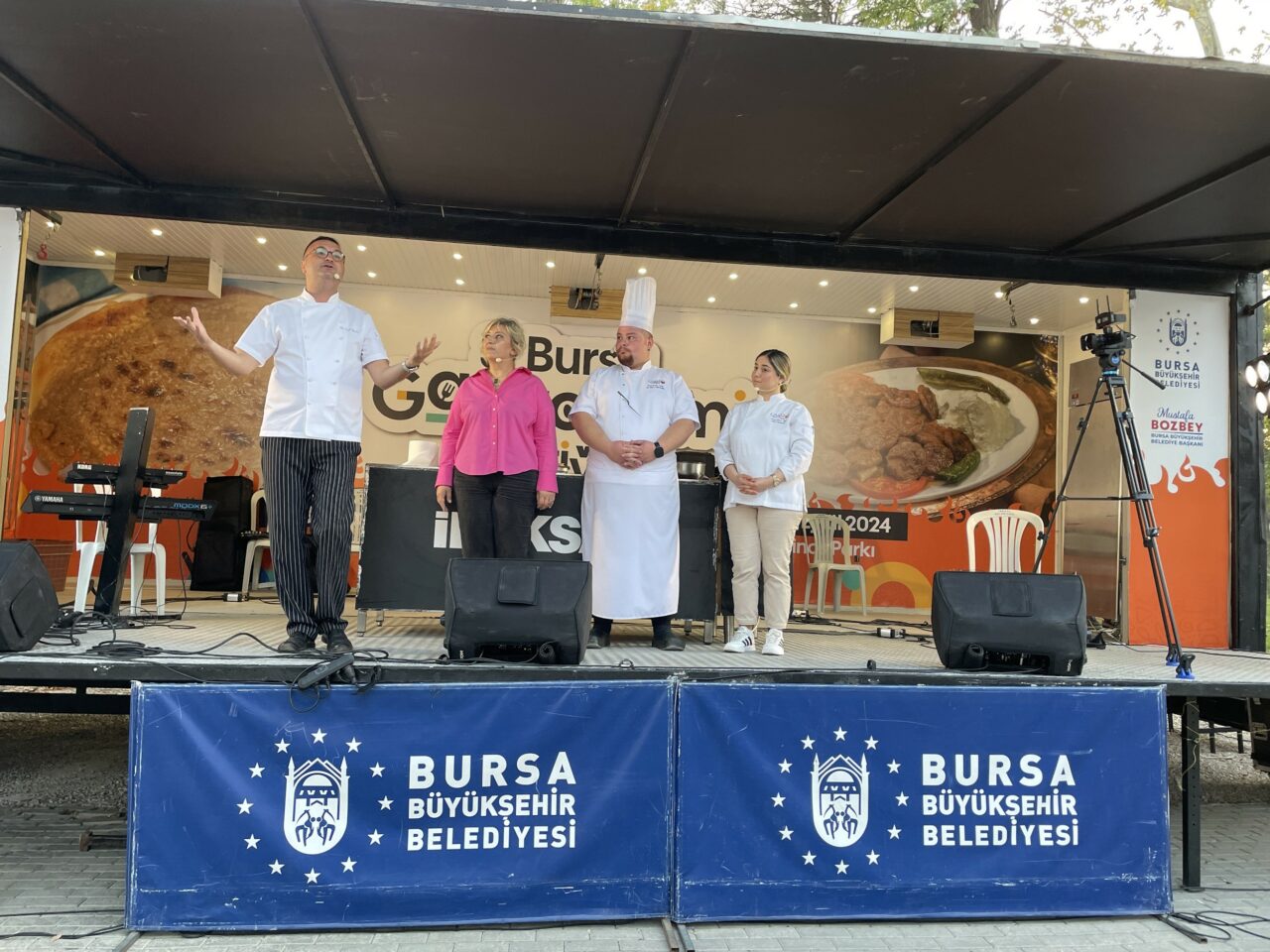Bursa’da Gastronomi Festivali’nin heyecanı! Tır, tüm kenti geziyor… Bursa’da Gastronomi Festivali’nin heyecanı! Tır, tüm kenti geziyor…