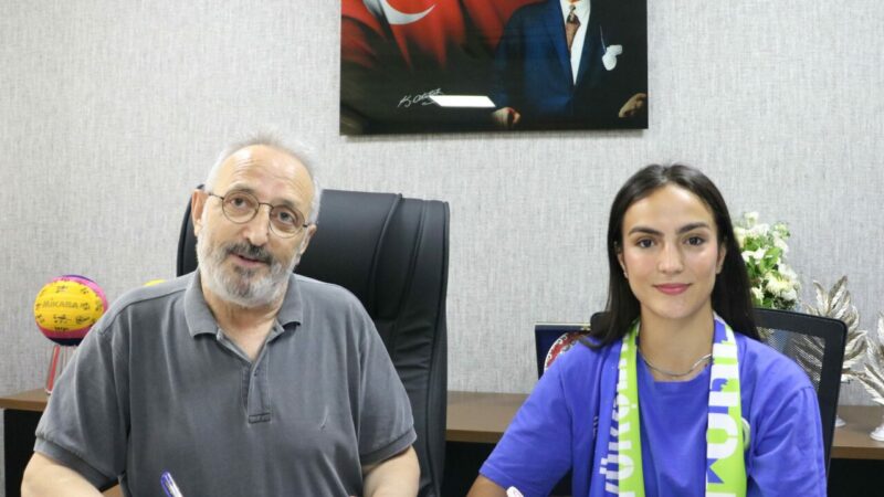 Kadınlar Hentbol Süper Ligi'nde mücadele eden Bursa Büyükşehir Belediyespor, 2024-2025