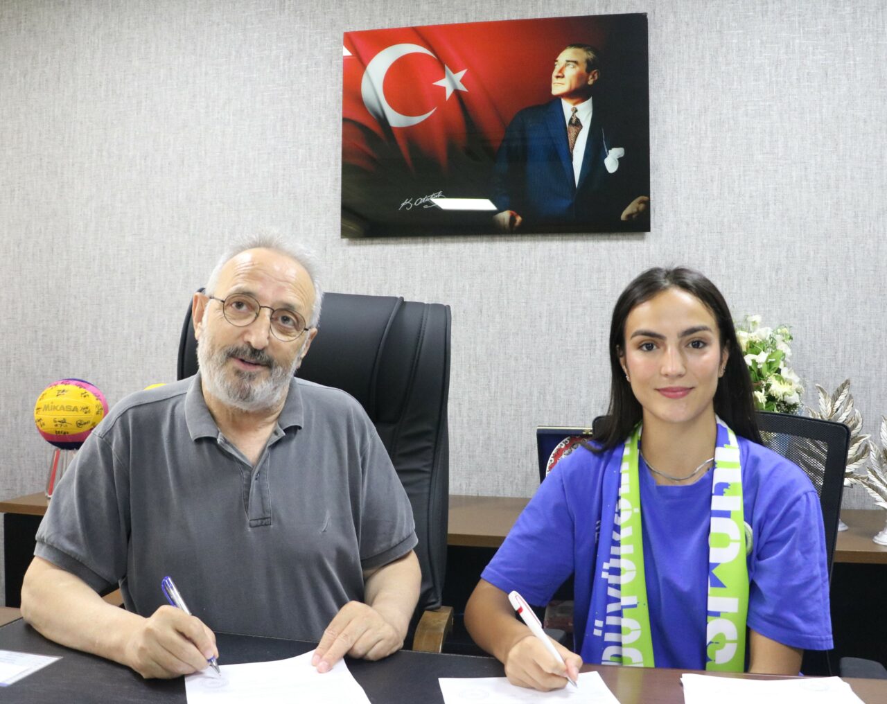 Poyrazın Kızları genç oyuncularını bırakmadı