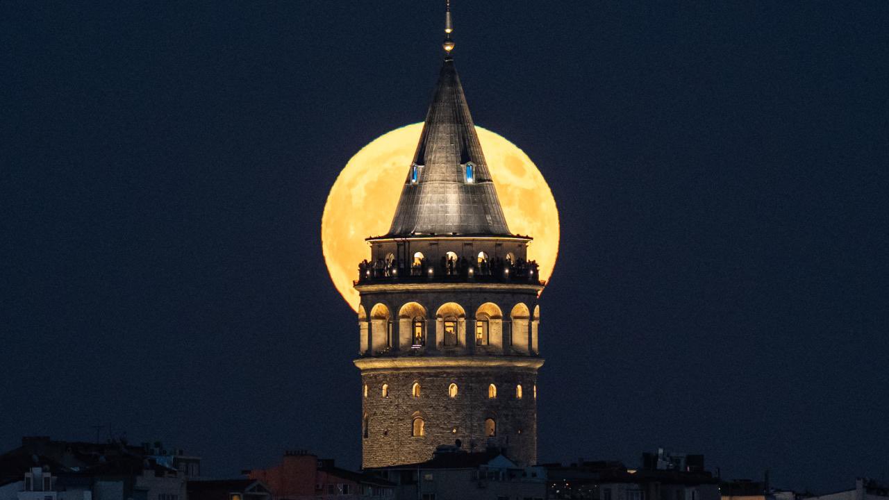 Görenler mest oldu! Süper Mavi Dolunay büyüledi