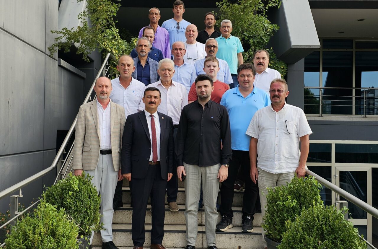 İYİ Parti Bursa’dan Bursaspor’a ziyaret İYİ Parti Bursa’dan Bursaspor’a ziyaret