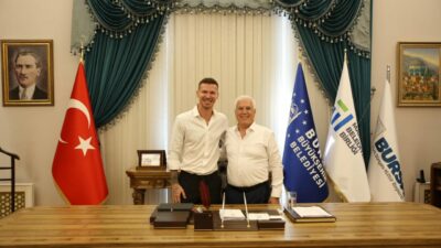 Bursaspor’un eski kaptanından Başkan Bozbey’e ziyaret