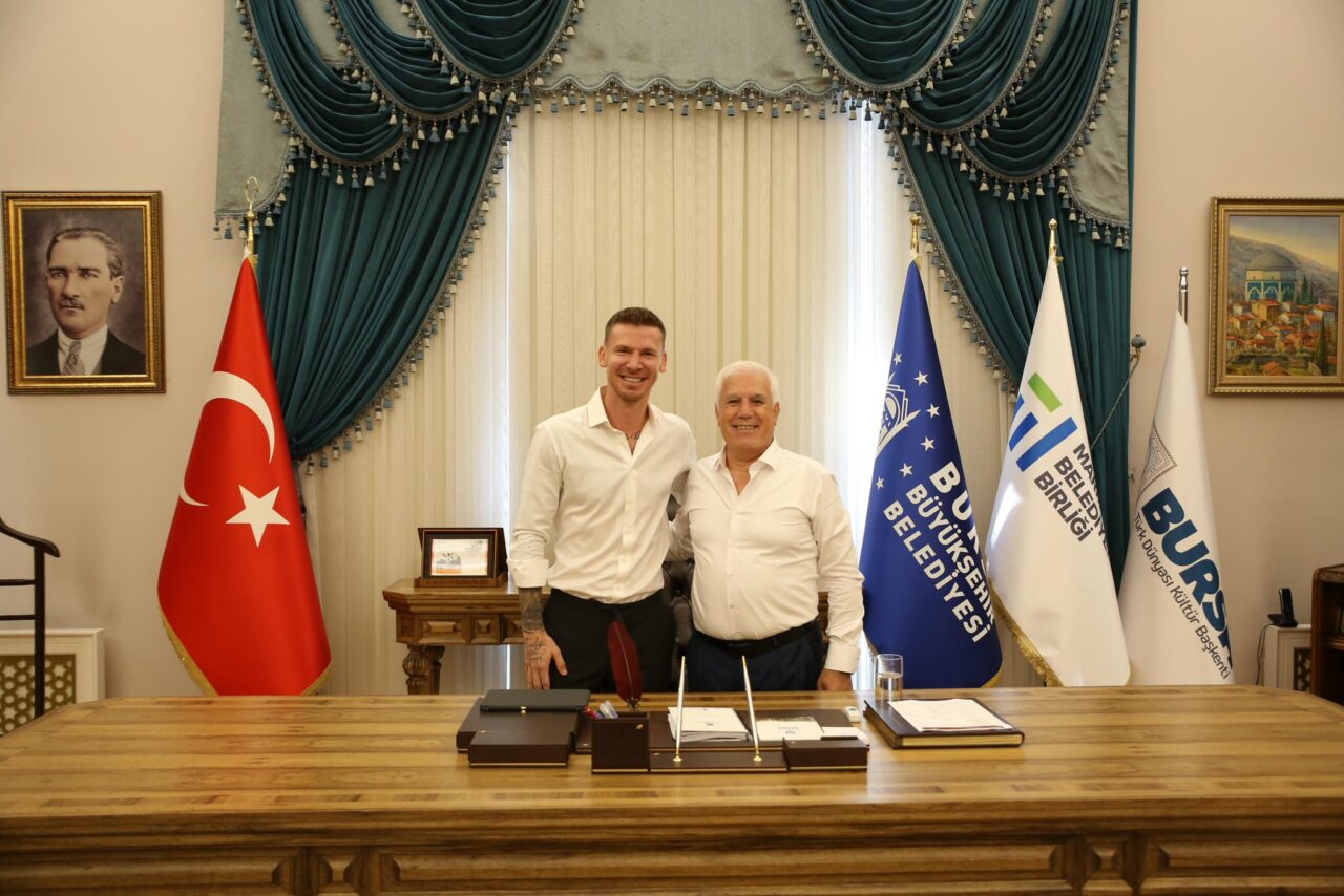 Bursaspor’un eski kaptanından Başkan Bozbey’e ziyaret