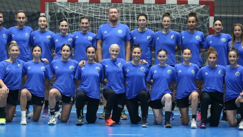 Bursa Büyükşehir Belediyespor yeni sezona hazırlanıyor Kadınlar Hentbol Süper Ligi'nde mücadele eden Bursa Büyükşehir Belediyespor'da yeni