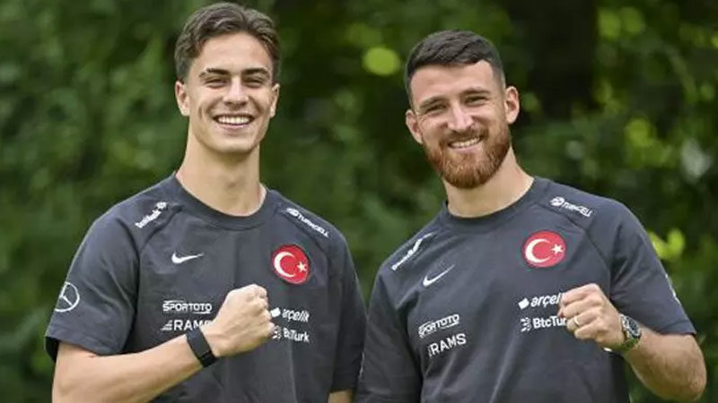 Milli futbolcunun transferi resmen açıklandı! Almanya Bundesliga ekiplerinden Borussia Dortmund forması giyen milli futbolcu Salih
