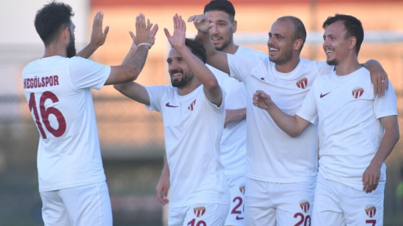 2. Lig’deki Bursa ekibi siftah yaptı Yeni sezona sürdüren TFF 2.Lig’deki Bursa ekiplerinden İnegölspor 4. hazırlık