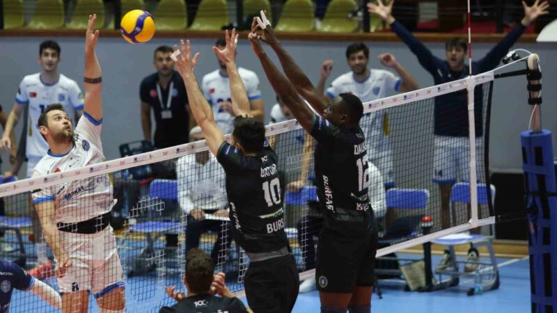 Bursa Büyükşehir Belediyespor, Efeler Ligi'ne sahasında Fenerbahçe Medicana maçıyla başlayacak.