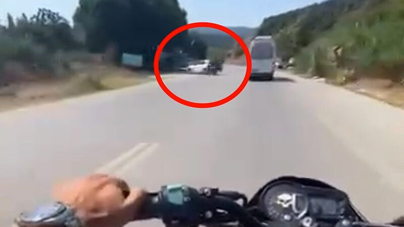 Bursa’da kaza anı kask kamerasında Bursa’da motosiklet ile otomobilin çarpıştığı kaza, kask kamerasına yansıdı.