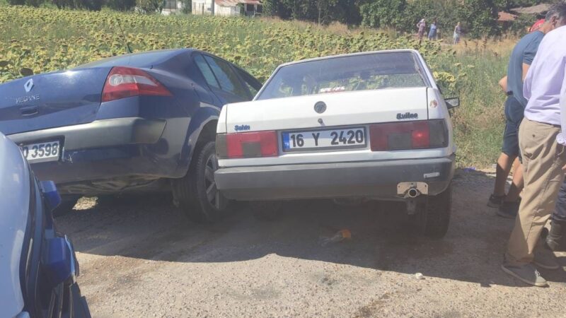 Bursa’da iki otomobil çarpıştı: 2’si bebek 9 yaralı Bursa’nın Karacabey ilçesinde iki otomobilin çarpıştığı kazada 2’si bebek 9