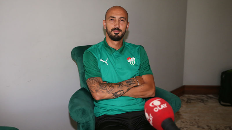 Bursaspor’un yeni kaptanından OLAY’a özel röportaj! ”Şampiyon olacağız”