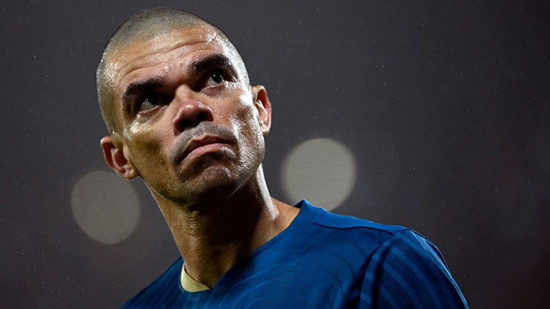 Pepe futbolu bıraktı Son olarak Porto forması giyen 41 yaşındaki stoper Pepe, futbolu