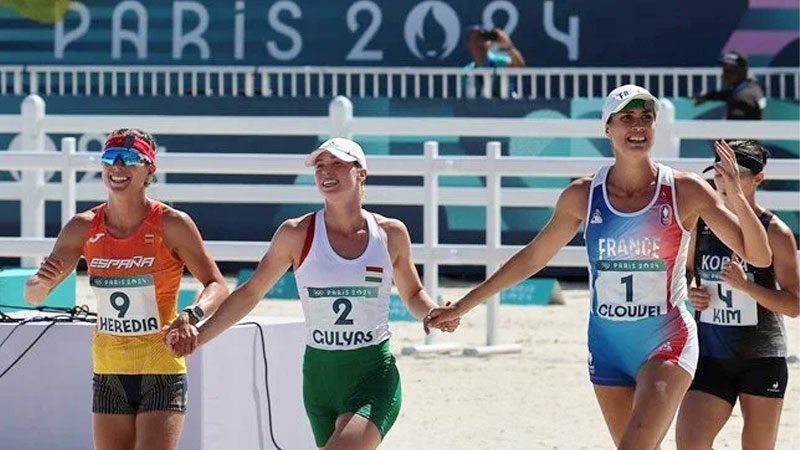 Milli sporcu İlke Özyüksel Mihrioğlu modern pentatlon yarı final grubu