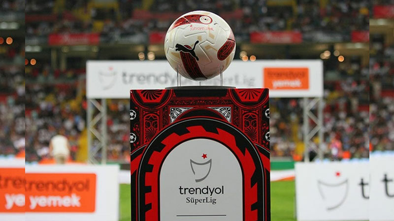 Futbolda hasret bitiyor: Süper Lig başlıyor! İşte ilk haftanın programı… Trendyol Süper Lig'de 2024-2025 sezonu, bugün Galatasaray-Atakaş Hatayspor maçıyla başlayacak.