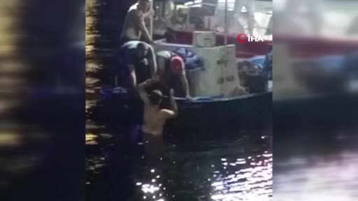 Bursa’da denize giren alkollü adam ölümden döndü