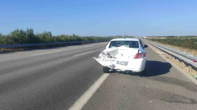 Bursa’da iki otomobil çarpıştı: 2’si çocuk 4 yaralı Bursa’nın Karacabey ilçesinde iki otomobilin çarpıştığı kazada 2’si çocuk 4