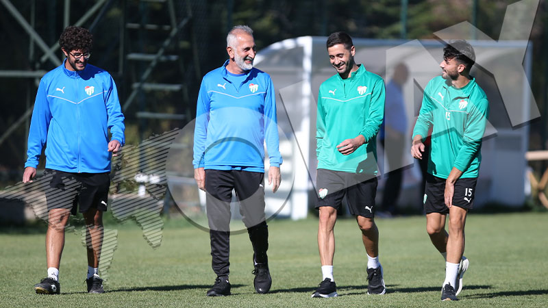 Bursaspor’un merakla beklediği isim ilk idmanına çıktı