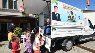 Osmangazi Belediyesi’nin kütüphaneye ulaşmakta zorluk yaşayan merkeze uzak mahallerdeki çocukları