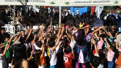 Osmangazi Belediyesi, ilçeye bağlı mahallelerde düzenlediği Köyümüzde Şenlik Var etkinlikleri
