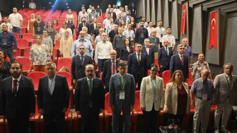 Prof. Dr. Halil İnalcık sempozyumuna Bursa Uludağ Üniversitesi damgası TÜBİTAK’ın desteği ile 27-28 Temmuz tarihleri arasında Yalova’da gerçekleştirilen “Prof.