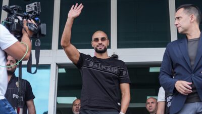 Fenerbahçe Kulübü, Faslı oyuncu Sofyan Amrabat'ı kadrosuna kattığını açıkladı.