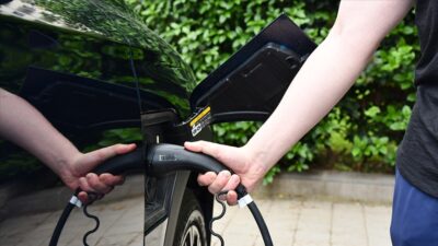 Bakan Kurum duyurdu: Elektrikli araç şarj üniteleri ülke genelinde yaygınlaşıyor!