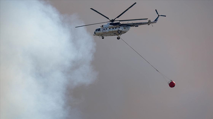 Mehmetçik 13 helikopterle yangın söndürme çalışmalarına destek veriyor