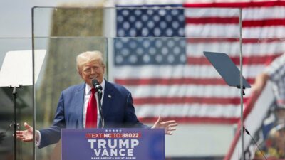 Trump, konuşmasını kurşun geçirmez cam kabinden yaptı