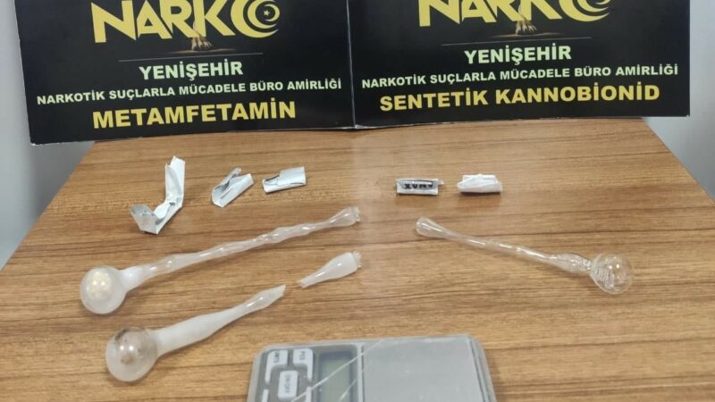 Bursa’nın o ilçesinde uyuşturucuya geçit yok! Bursa’nın Yenişehir ilçesinde narkotik ekiplerinin düzenlediği operasyonda, bir miktar uyuşturucu