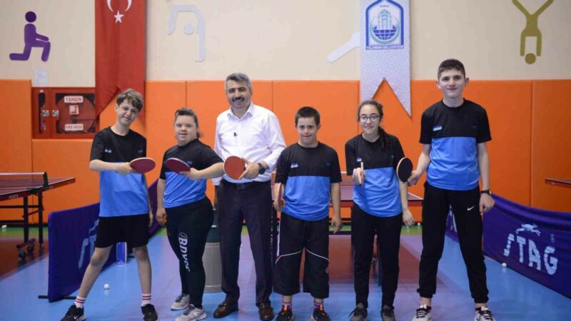 Bursa’nın sporda marka yüzü olan Naim Süleymanoğlu Spor Kompleksi’nde eğitimler