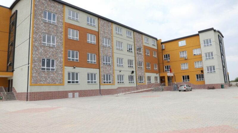 Bursa’da 3 yeni okul açılıyor Bursa'nın Gürsu ilçesinde 3 yeni okul birden açılıyor.