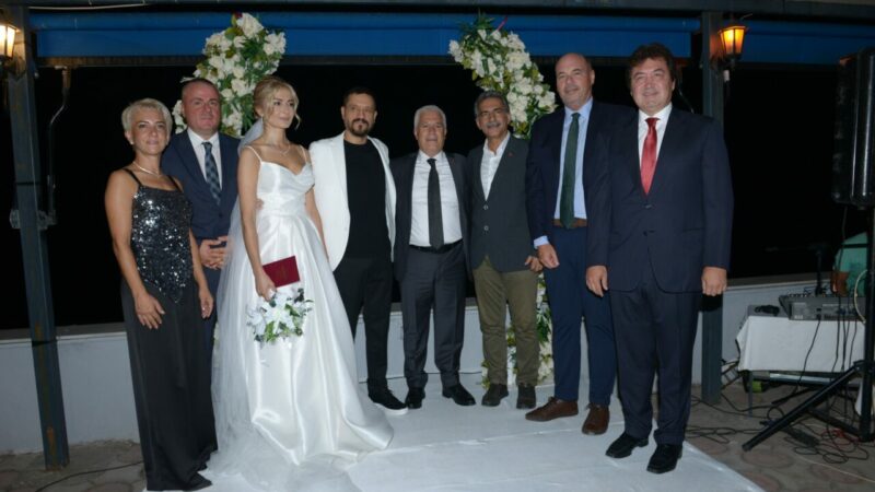 Bursa’da siyaset, spor ve iş dünyasını buluşturan görkemli düğün Bursalı iş insanı Tamer Taylan, yaşamını Aida Dursun ile Kurşunlu'da
