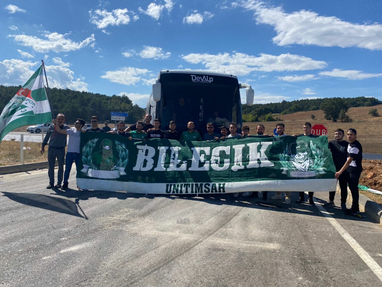 Bursaspor’a Bilecik’te coşkulu karşılama