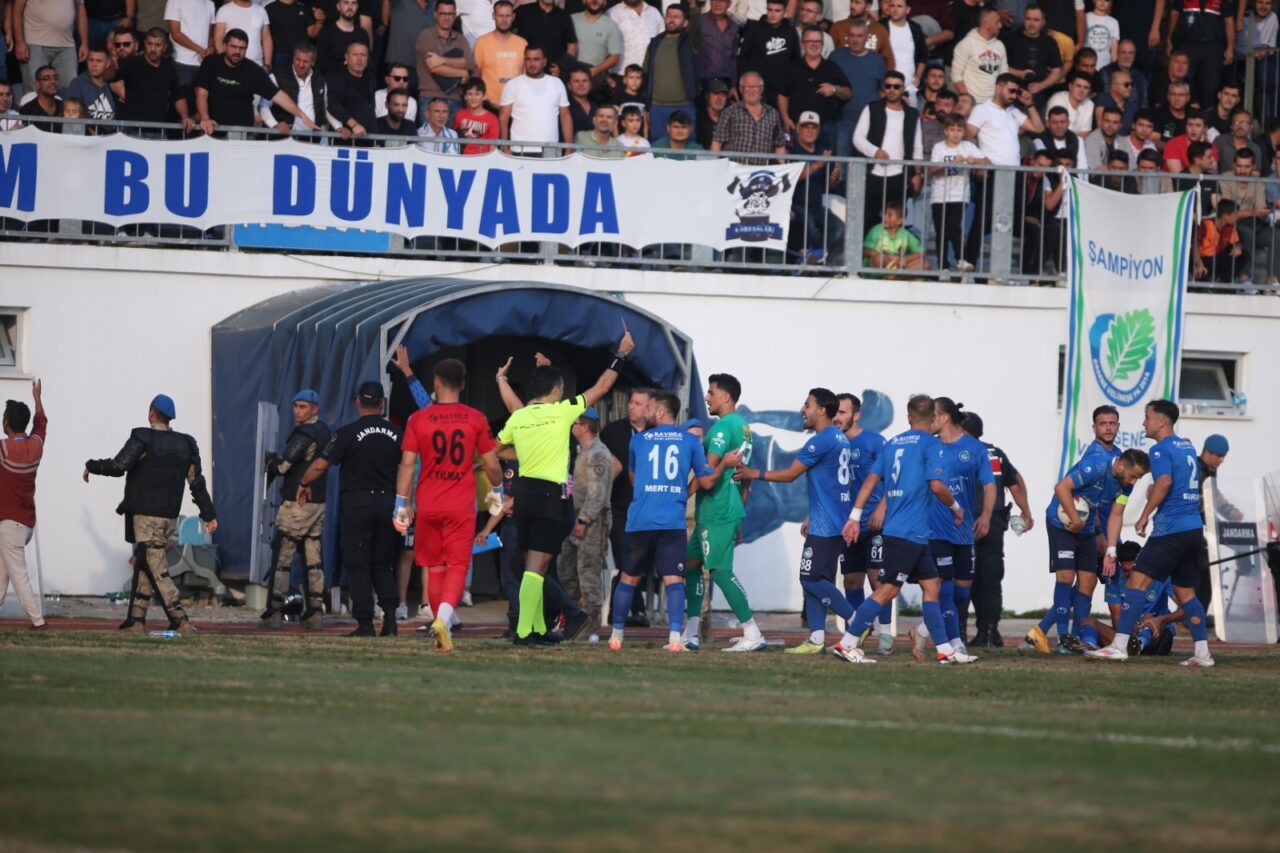 Bursasporlu futbolcuya ağır ceza! Bursasporlu futbolcuya ağır ceza!
