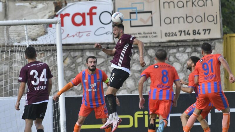 2.Lig’deki Bursa takımı 9 kişi kaldığı maçta puanı kaptı! İnegölspor, evinde öne geçtiği maçta İskenderunspor ile yenişemedi. İlçe Stadı’ndaki