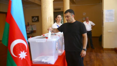 Azerbaycan halkı sandıkta!