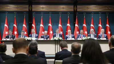 Ekonominin 3 yıllık yol haritası! Yeni Orta Vadeli Program açıklandı