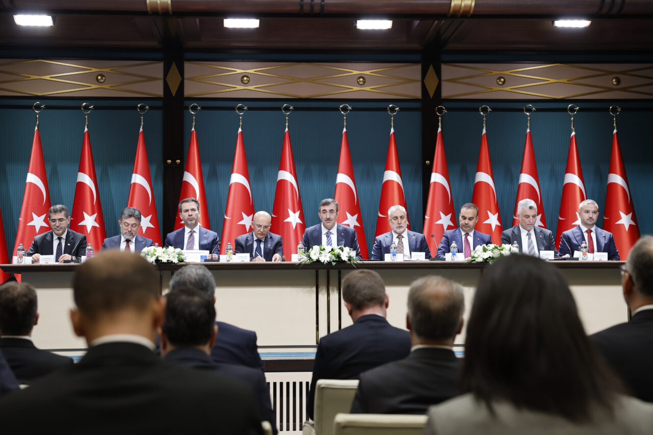 Ekonominin 3 yıllık yol haritası! Yeni Orta Vadeli Program açıklandı