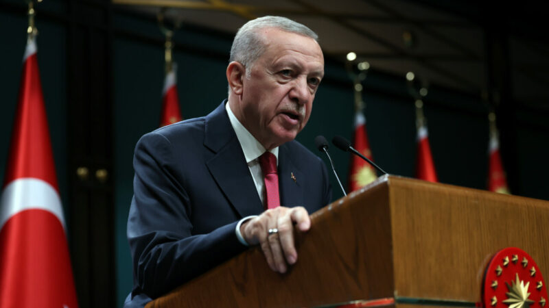 Cumhurbaşkanı Erdoğan, Kabine toplantısından sonra yaptığı konuşmada teğmenlerin kılıçlı yemin