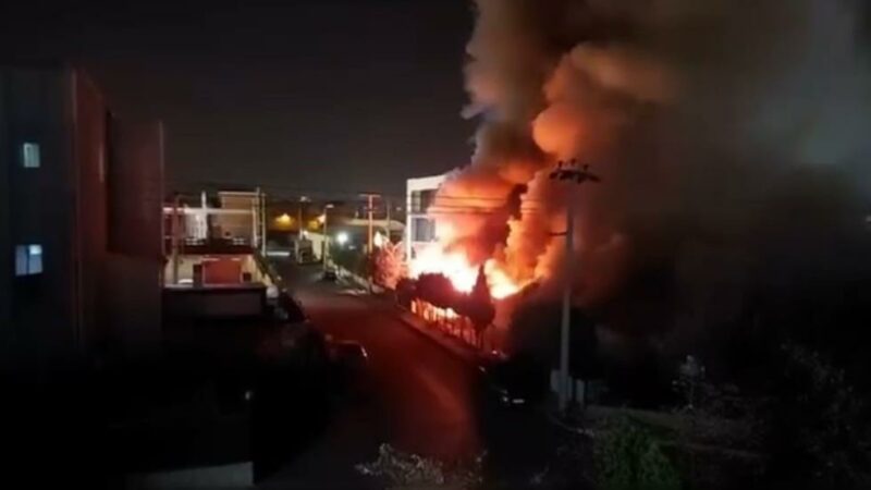 Bursa’da fabrika yangını Bursa’nın Kestel ilçesinde dokuma fabrikasında çıkan yangın itfaiye ekiplerinin müdahalesiyle