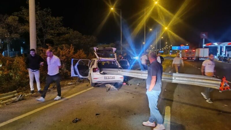 Bursa’da korkunç kaza! Ok gibi saplandı İnegöl'den Bursa'ya seyir halinde olan otomobil, sürücüsünün kontrolünden çıkarak bariyerlere