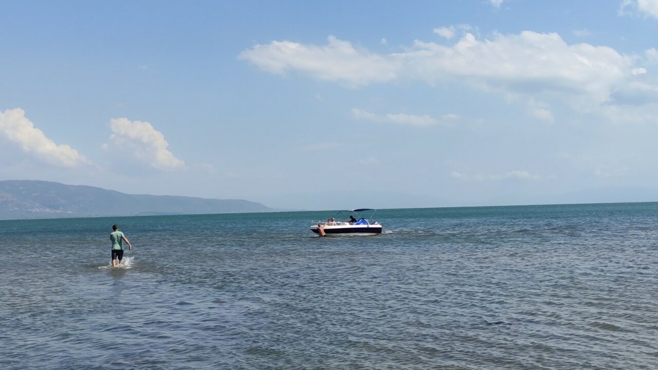 Bursa’da zamanla yarış! Gölde sürüklenen çocuklarını ağlayarak beklediler