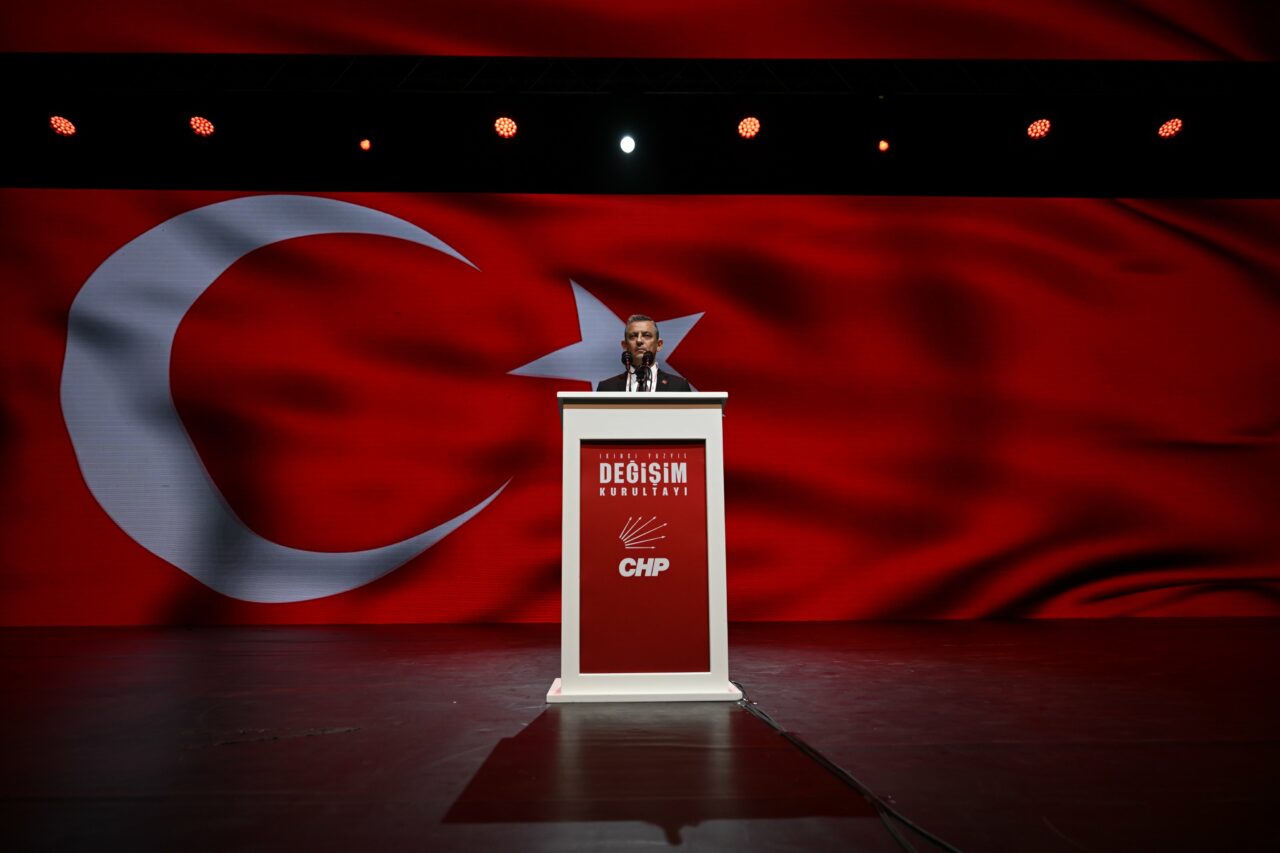 CHP tüzüğünde 28 madde değişti
