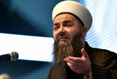 ‘Cübbeli Ahmet’ saldırıya uğradı