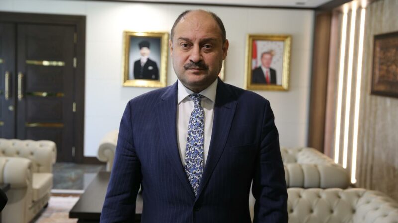 Şanlıurfa Belediye Başkanı Gülpınar, YRP’den istifa etti Şanlıurfa Büyükşehir Belediye Başkanı Mehmet Kasım Gülpınar, Yeniden Refah Partisi'nden